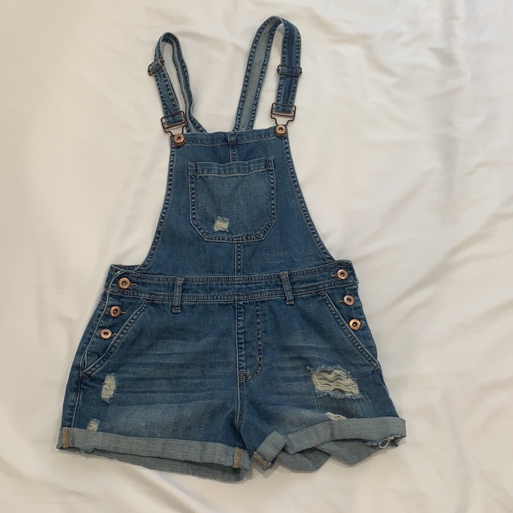 Forever 21 Distressed Jean Overall Shorts Size S